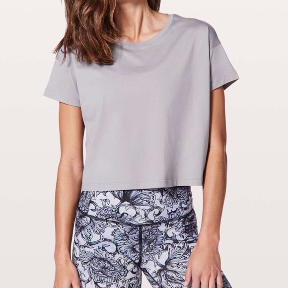Lululemon purple crop top